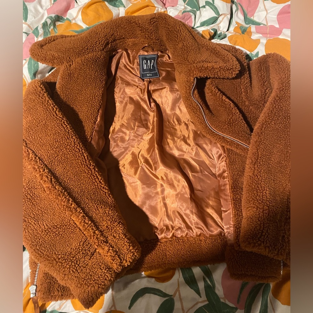 Gap, women’s winter puffer coat, size X large, rust color